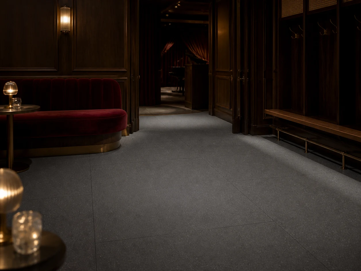 Stonetech – Stoneblack porcelain tile in members-only jazz-club entrance